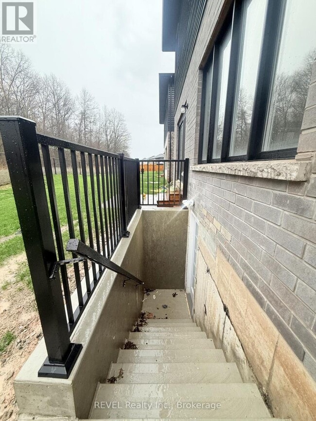 Building Photo - 19 Willson Dr