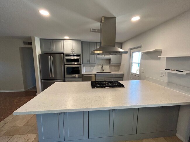 Foto del edificio - 4 Bedroom 3 Bathroom Parkway Manor 2 Home