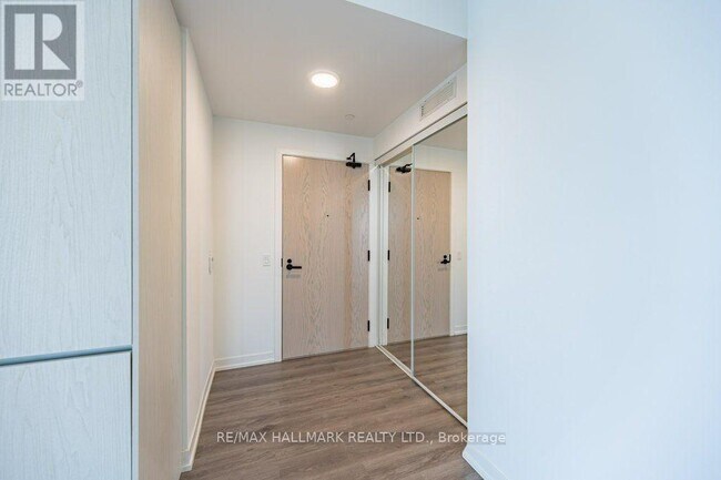 Photo du bâtiment - 28 Interchange Wy