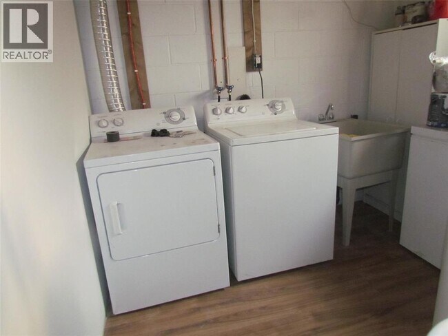 Photo du bâtiment - 1097 McDougall Ct