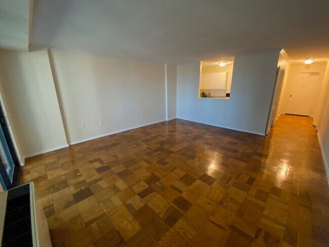 Foto del edificio - 2 Hawthorne Pl