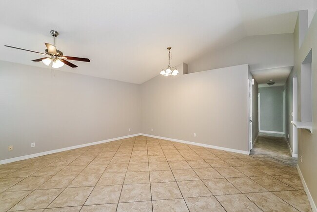 Foto del edificio - 14905 Stag Woods Cir