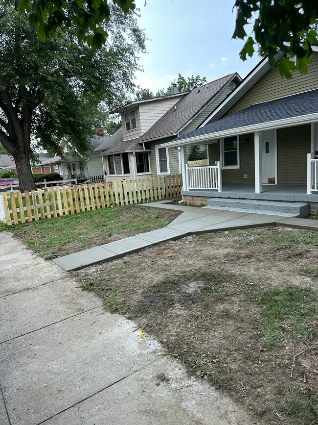 Building Photo - 3038 Meredith Ave