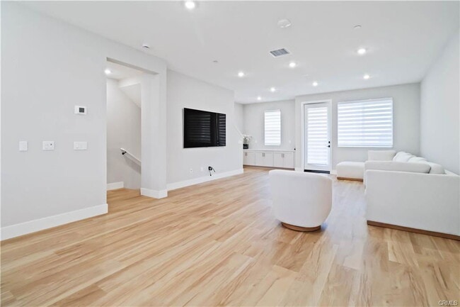 Foto del edificio - 32017 Paseo Rama