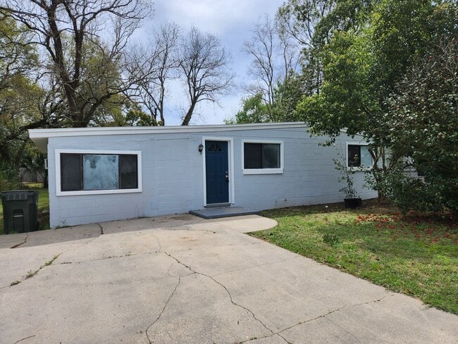 Building Photo - 205 Georgia Dr