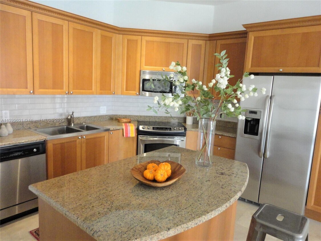 55 Merrick Way Unit 818, Coral Gables, FL 33134 Condo for Rent in Coral Gables, FL