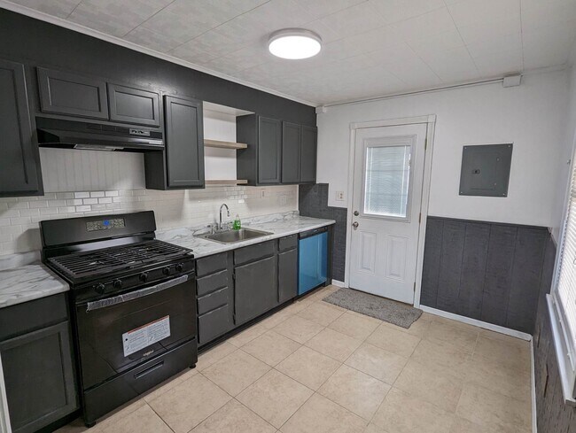 Foto del edificio - 4935 Glenn Lodge Rd