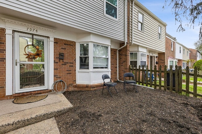 Beautifully remodeled two-level townhouse located in the desirable Irongate Community, - Beautifully remodeled two-level townhouse located in the desirable Irongate Community,