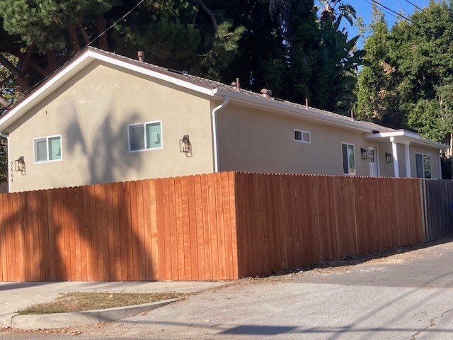 Foto del edificio - 2662 Midvale Ave