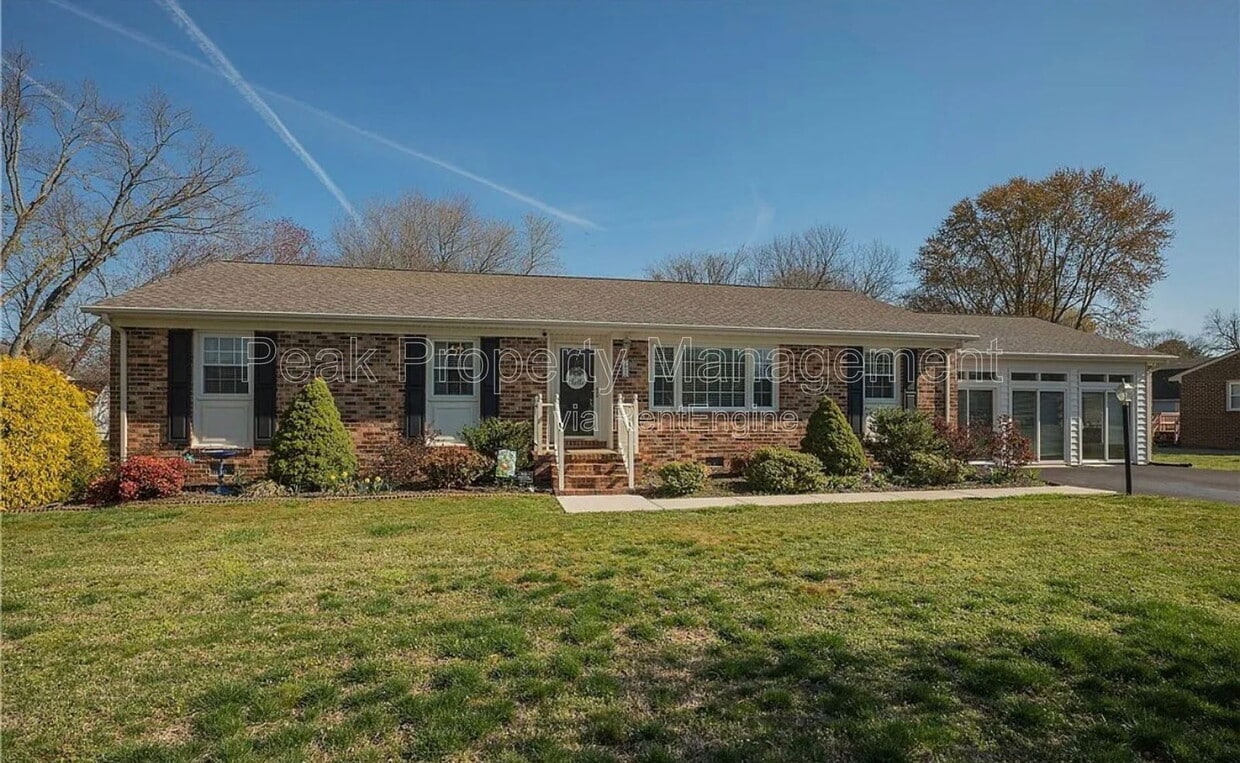 Foto del edificio - 7012 Sunnyhill Dr