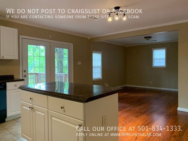Building Photo - 1306 E Twin Lakes Dr