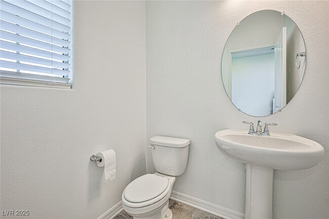 Foto del edificio - 7412 Legacy Pt St