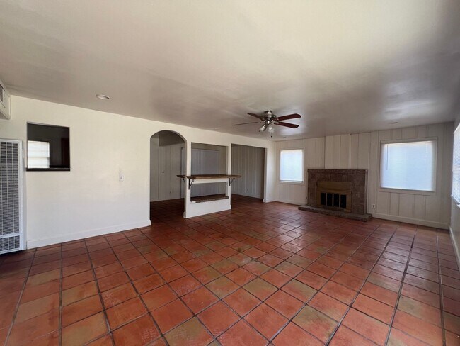 Foto del edificio - 3 Bedroom 1 Bathroom House with Spacious L...
