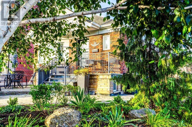Building Photo - 33 Athlone Rd