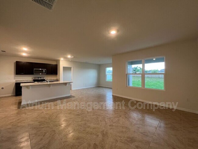 Foto del edificio - 2711 Rowan St