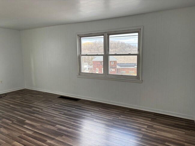 Building Photo - 104 Sewickley Ave