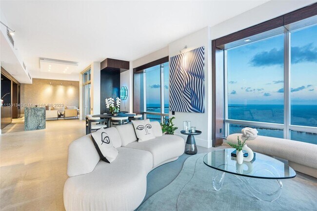 Foto del edificio - 1425 Brickell Ave