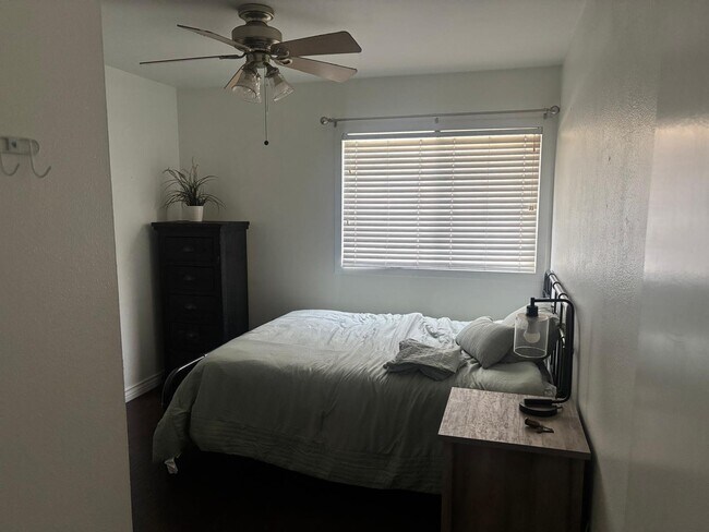 Foto del edificio - 28052 Deep Creek Dr