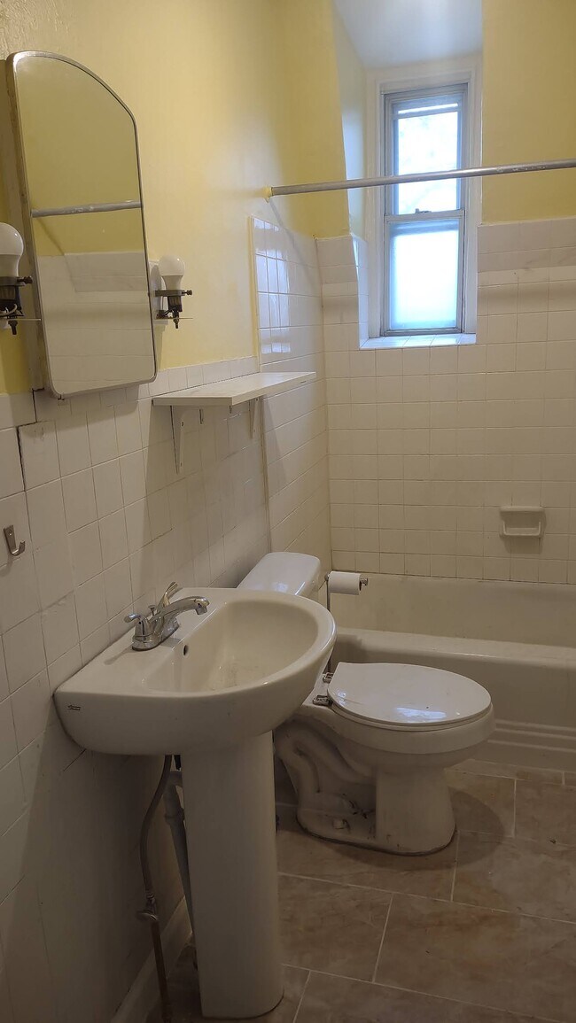 Bathroom - 4717 Chester Ave