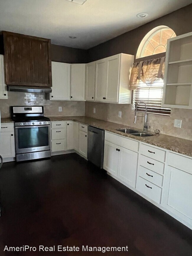 Building Photo - 2 br, 2 bath House - 627 Maxwell St.