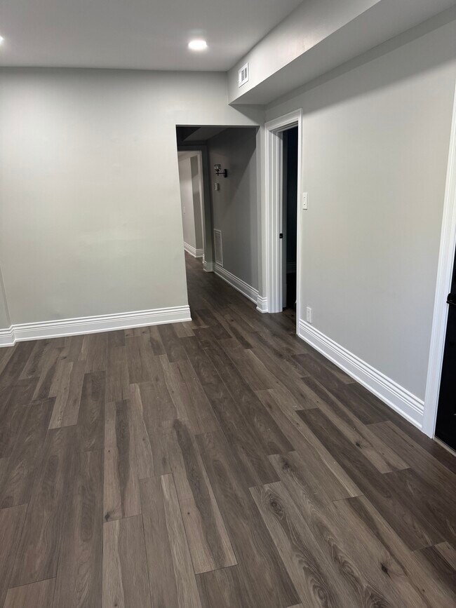 family room - 3107 N Central Park Ave