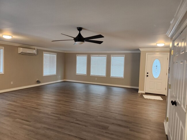Foto del edificio - Coming Soon-17040 Azusa Road, Bend OR 97707