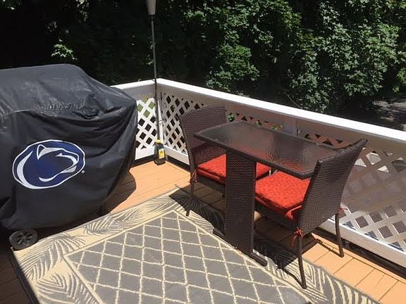 Building Photo - 17 8th Ave