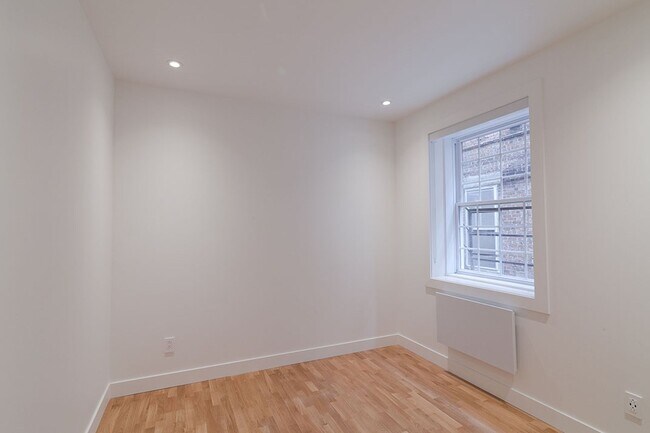 Photo du bâtiment - 2060 Rue du Fort