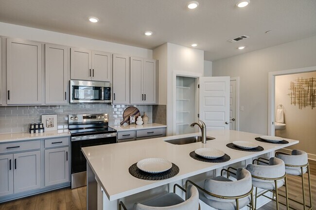 Foto del edificio - 517 Emory Crossing Blvd