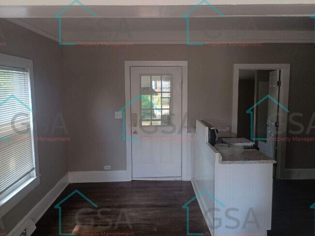 Foto del edificio - 4 Bedroom 2 Bath House!!