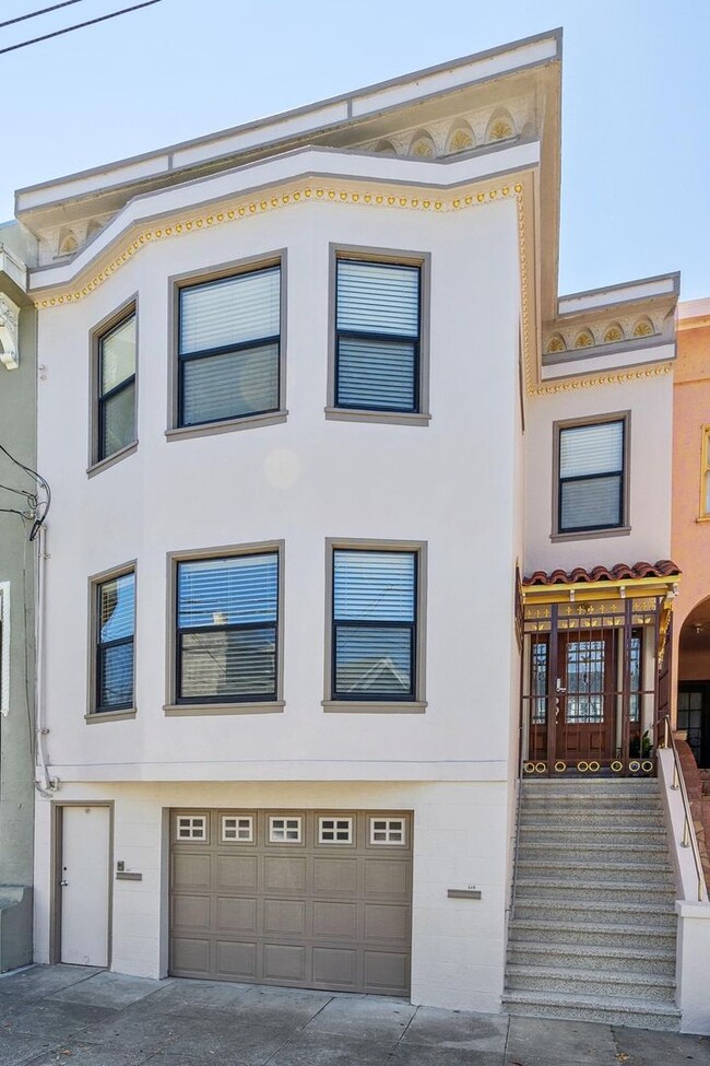 Building Photo - 647 18th Ave