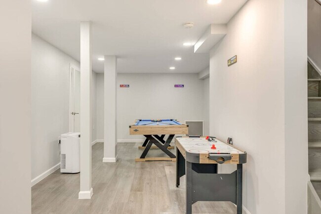 Foto del edificio - 2135 Rosemont Dr