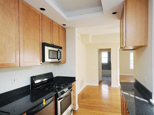 Building Photo - 1346 W Estes Ave