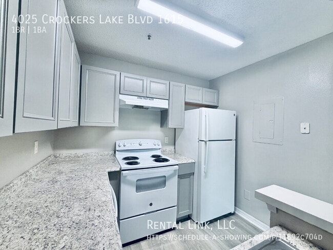 Building Photo - 4025 Crockers Lake Blvd