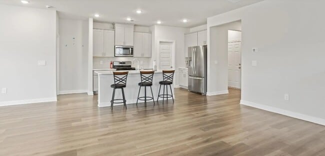 Building Photo - 617 Orsman Trl