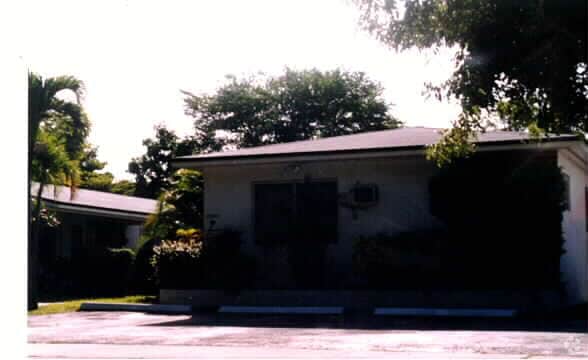 Building Photo - 2933-2939 SW 1st Ave