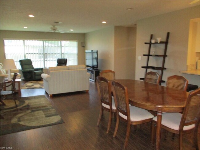Foto del edificio - 3834 SE 11th Pl