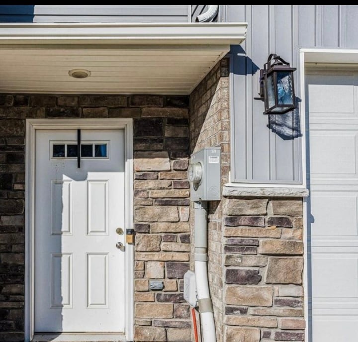 Foto principal - 2046 Mountain Ash Ln