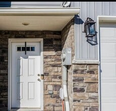 Building Photo - 2046 Mountain Ash Ln