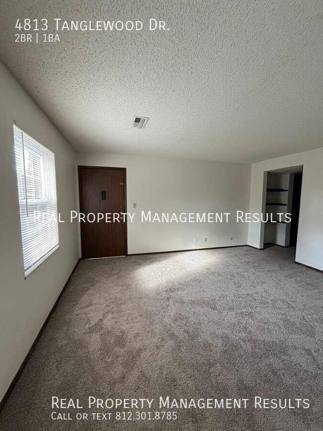 Building Photo - 2 Bedroom, 1 Bath Apartment North Side