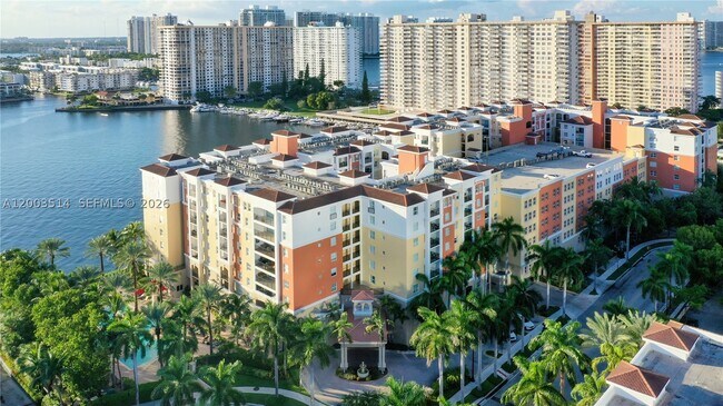 Foto del edificio - 17100 N Bay Rd
