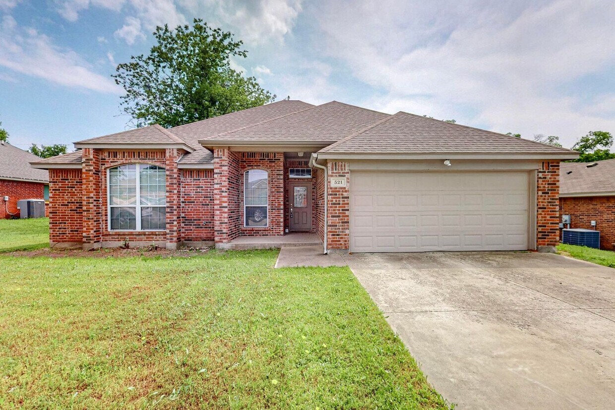 Primary Photo - Available July | 4-bedroom 2 bath home in ...