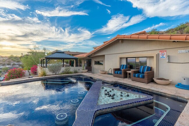 Building Photo - Tranquil Getaway in Phoenix| City Lights| ...