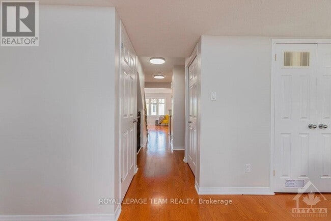 Building Photo - 257 Keltie Private