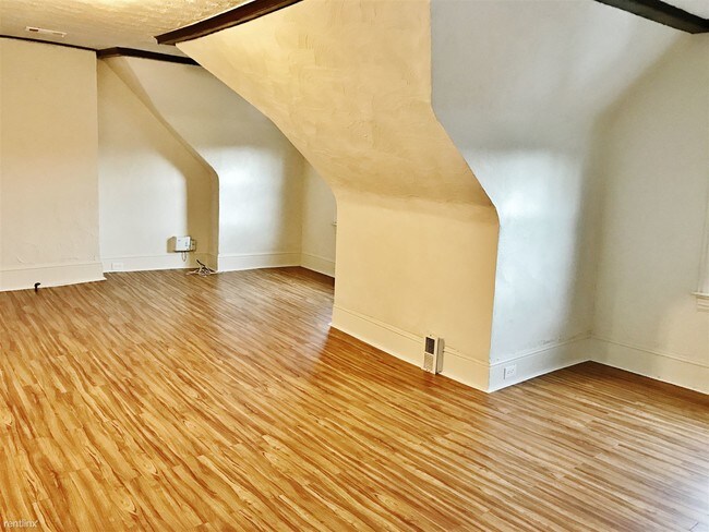 Building Photo - 1 br, 1 bath  - 1019 Mellon St  October