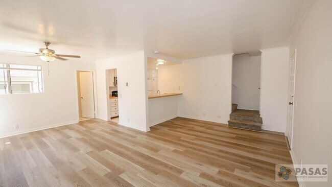 Building Photo - 2BR/2.5BA Condo w/ Garage & Pool