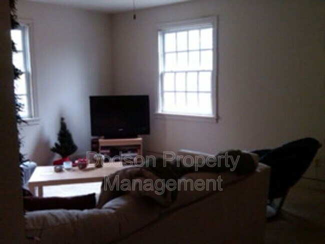 Foto del edificio - 508 Newport Ave