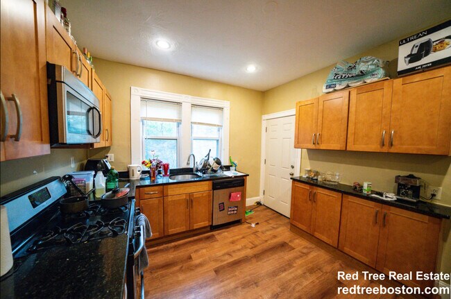 Foto del edificio - 135 St Alphonsus St