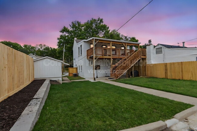 Building Photo - 620 S Benton Ave