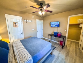 Building Photo - 1350 S Greenfield Rd